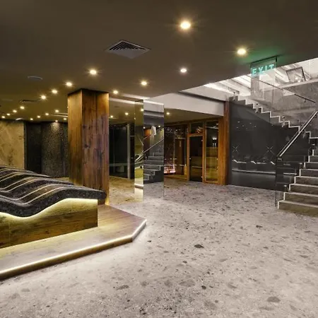 Grand In 4star In * 班斯科